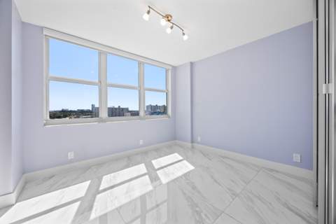 137 Golden Isles Drive #914, Hallandale Beach FL - photo 20 of 60