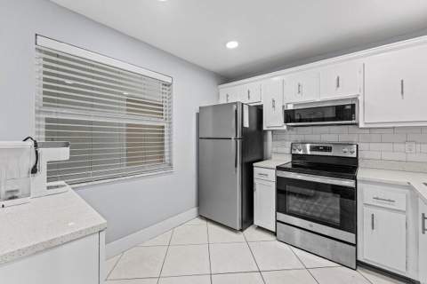 910 Dogwood Drive #444, Delray Beach FL - photo 7 of 21