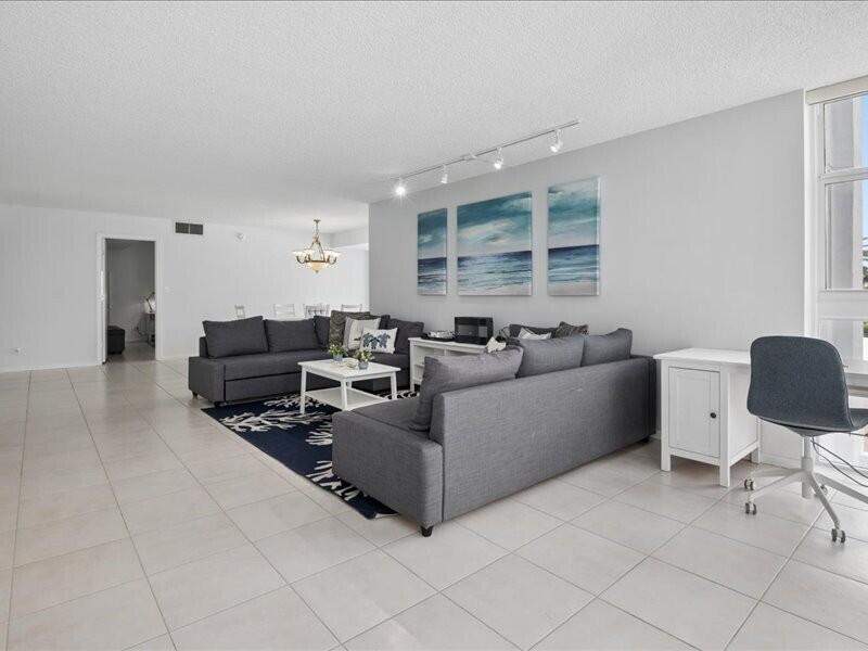2 bedroom Condominium at 1370 S Ocean Boulevard #305, Renaissance Of Pompano Beach, Pompano Beach — photo 4