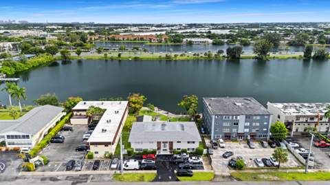 1040 Crystal Lake Drive #4, Deerfield Beach FL - photo 24 of 29
