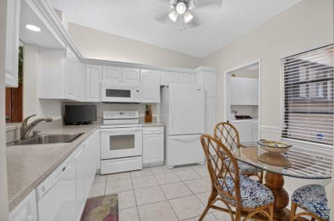 8427 Parkgate Road #C, Boca Raton FL - photo 13 of 48