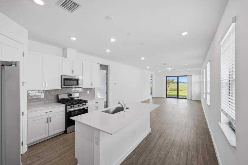 2 bedroom Single Family Residence at 11018 NW Glynlea Boulevard, Glynlea Country Club, Port St. Lucie — photo 3