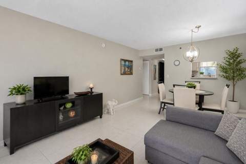 4640 Lucerne Lakes Boulevard #404, Lake Worth FL - photo 9 of 33