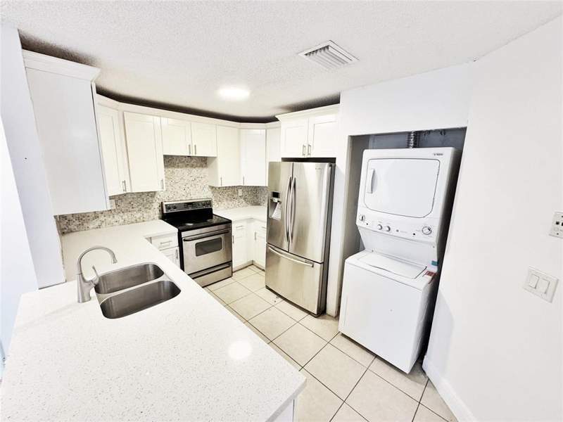 4 bedroom Single Family Residence at 1136 NW 5th Court, Tuskegee Park, Fort Lauderdale — photo 5