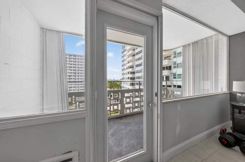 1900 S Ocean Drive #804, Fort Lauderdale FL - photo 19 of 35