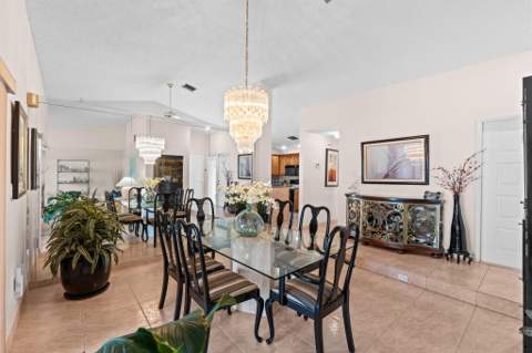 21082 Rustlewood Avenue, Boca Raton FL - photo 6 of 38