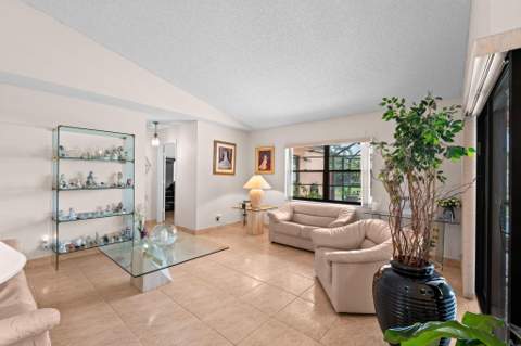 21082 Rustlewood Avenue, Boca Raton FL - photo 8 of 38