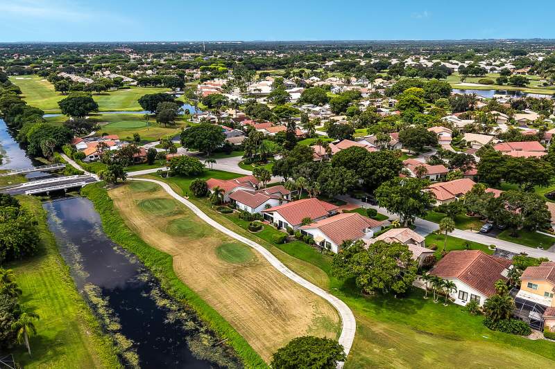 2 bedroom Single Family Residence at 5569 Lakeview Mews Drive, Indian Spring, Boynton Beach — photo 2