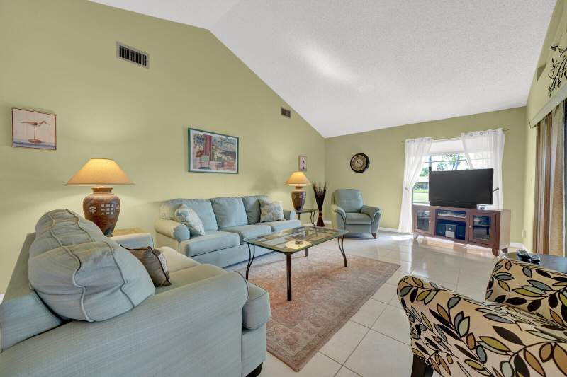 2 bedroom Single Family Residence at 5569 Lakeview Mews Drive, Indian Spring, Boynton Beach — photo 3