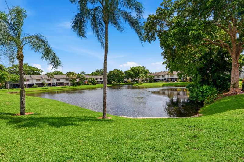 2 bedroom Townhouse at 3435 Carambola Circle #2462, Golden Raintree Iv-B Condo, Coconut Creek — photo 5