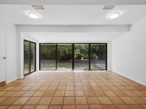 6700 Forest Court, West Palm Beach FL - photo 13 of 46