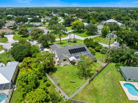 202 NE Flax Terrace, Jensen Beach FL - photo 6 of 51