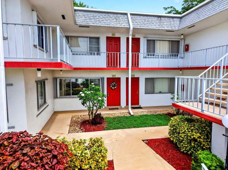 1 bedroom Condominium at 3120 Cynthia Lane #107, Murry Hills Apt Bldg Condo, Lake Worth — photo 2
