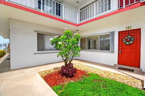 3120 Cynthia Lane #107, Lake Worth FL - photo 6 of 38