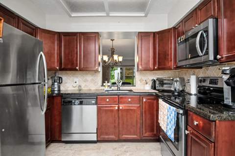 14360 Strathmore Lane #102, Delray Beach FL - photo 7 of 36