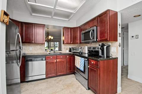 14360 Strathmore Lane #102, Delray Beach FL - photo 8 of 36