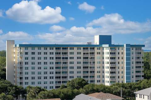 4330 Hillcrest Drive #602, Hollywood FL - photo 16 of 21