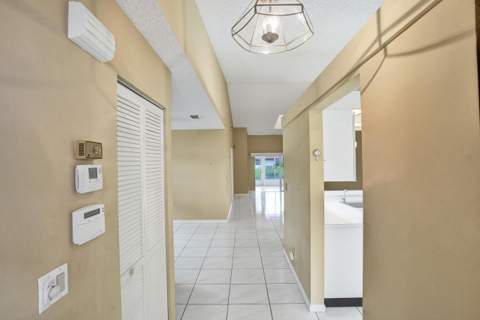 6394 Pointe Pleasant Circle, Delray Beach FL - photo 8 of 40