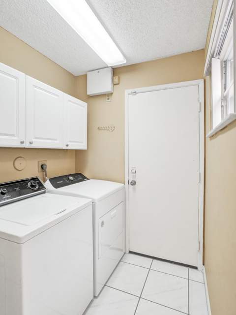6394 Pointe Pleasant Circle, Delray Beach FL - photo 11 of 40
