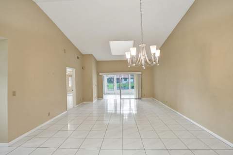 6394 Pointe Pleasant Circle, Delray Beach FL - photo 13 of 40
