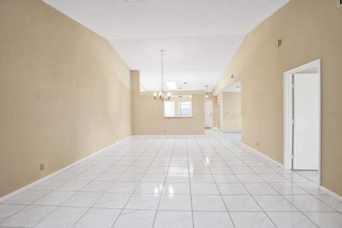 6394 Pointe Pleasant Circle, Delray Beach FL - photo 20 of 40