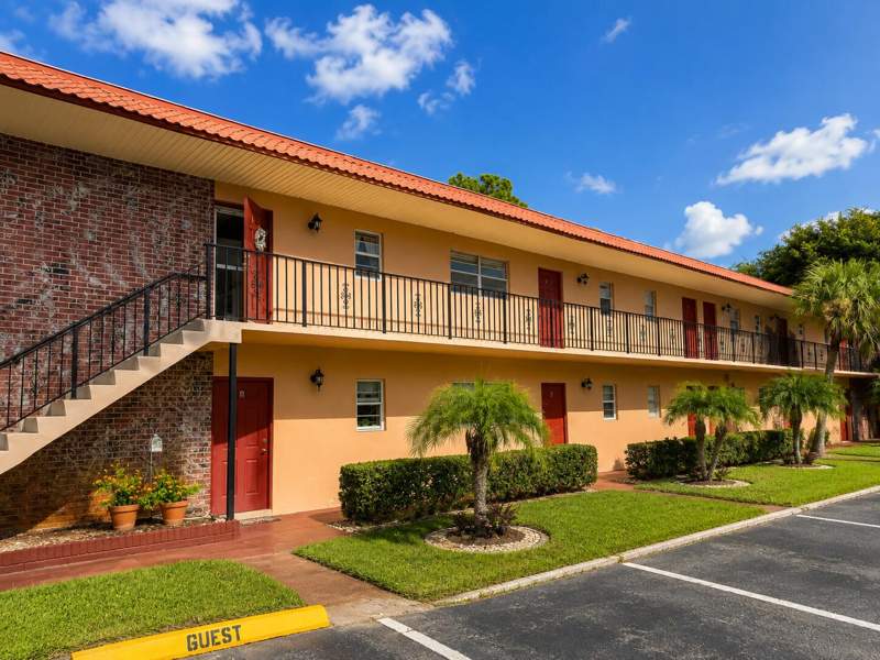 2 bedroom Condominium at 1979 SW Palm City Road #G, King Mountain Condo (Aka Monterey Yacht & Country, Stuart — photo 3