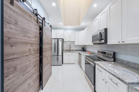 227 N Lakeshore Drive, Hypoluxo FL - photo 11 of 33