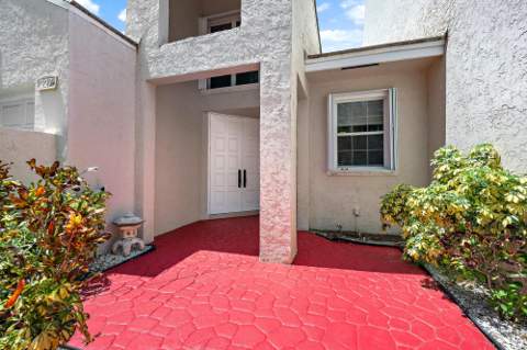 227 N Lakeshore Drive, Hypoluxo FL - photo 7 of 33