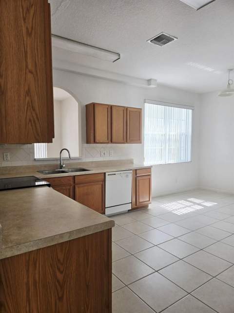 10589 NW 56th Place, Coral Springs FL - photo 11 of 44