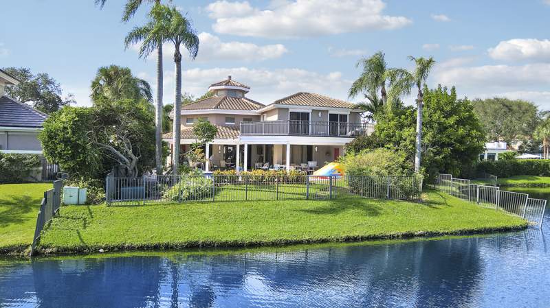 4 bedroom Single Family Residence at 204 Chinook Lane, Loxahatchee Club At Maplewood 1 Ph 2, Jupiter — photo 3