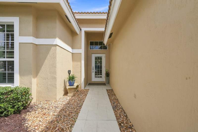 3 bedroom Single Family Residence at 4870 SE Devenwood Way, Mariner Village, Stuart — photo 4