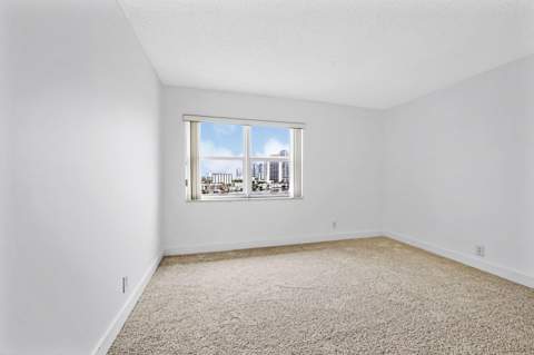 401 Golden Isles Drive #1014, Hallandale Beach FL - photo 11 of 28