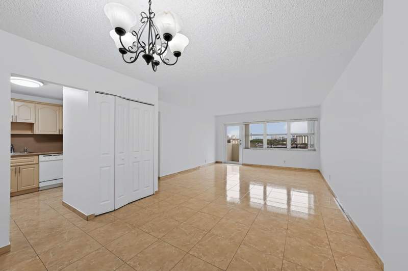 2 bedroom Condominium at 401 Golden Isles Drive #1014, Ocean View Towers, Hallandale Beach — photo 4