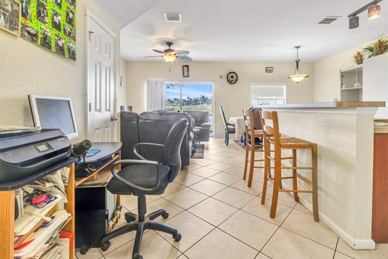 3 bedroom Townhouse at 4205 Emerald Vista, Emerald Lake Townhomes, Lake Worth — photo 4