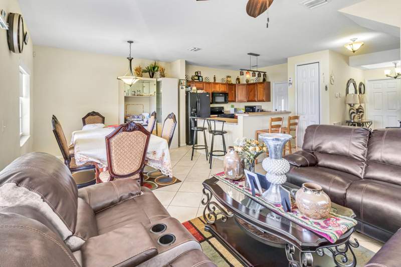 3 bedroom Townhouse at 4205 Emerald Vista, Emerald Lake Townhomes, Lake Worth — photo 5