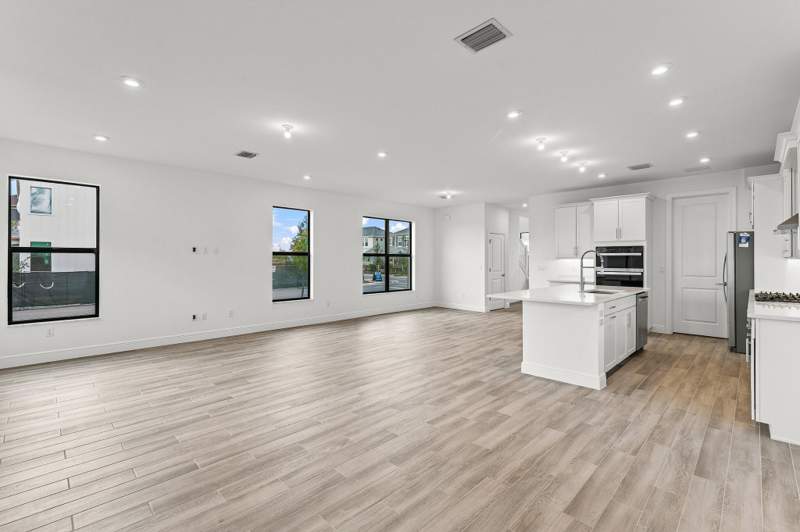 4 bedroom Single Family Residence at 911 SW Newfield Avenue, Newfield Crossroads, Palm City — photo 5