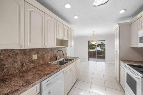 14605 Lucy Drive, Delray Beach FL - photo 13 of 31