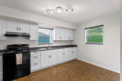 4987 SW 25th Avenue, Dania Beach FL - photo 17 of 40