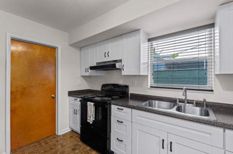 4987 SW 25th Avenue, Dania Beach FL - photo 18 of 40