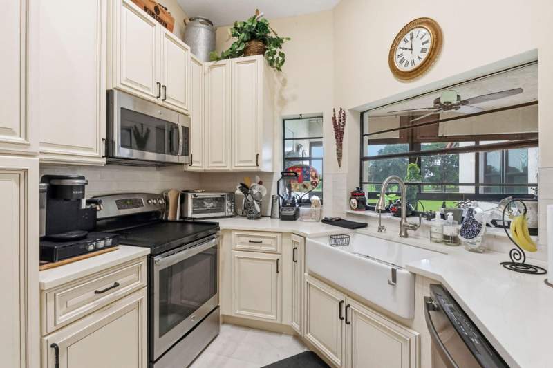 2 bedroom Condominium at 5853 Parkwalk Drive, Coves At Parkwalk Condo, Boynton Beach — photo 3