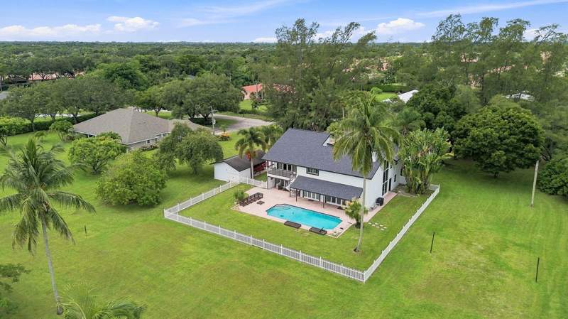 4 bedroom Single Family Residence at 10400 W Tara Boulevard, Tara Estates As, Boynton Beach — photo 3