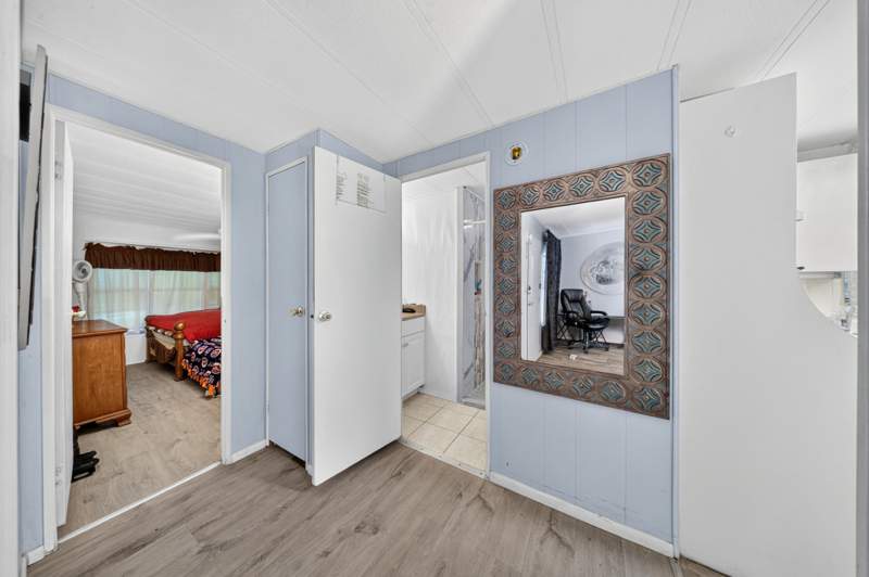 2 bedroom Mobile Home at 40 Montilla Way, Spanish Lakes Golf Village, Port St. Lucie — photo 5