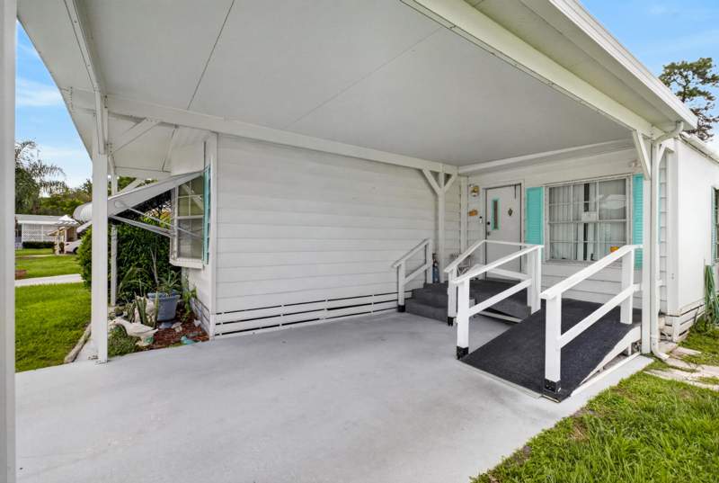 2 bedroom Mobile Home at 40 Montilla Way, Spanish Lakes Golf Village, Port St. Lucie — photo 3