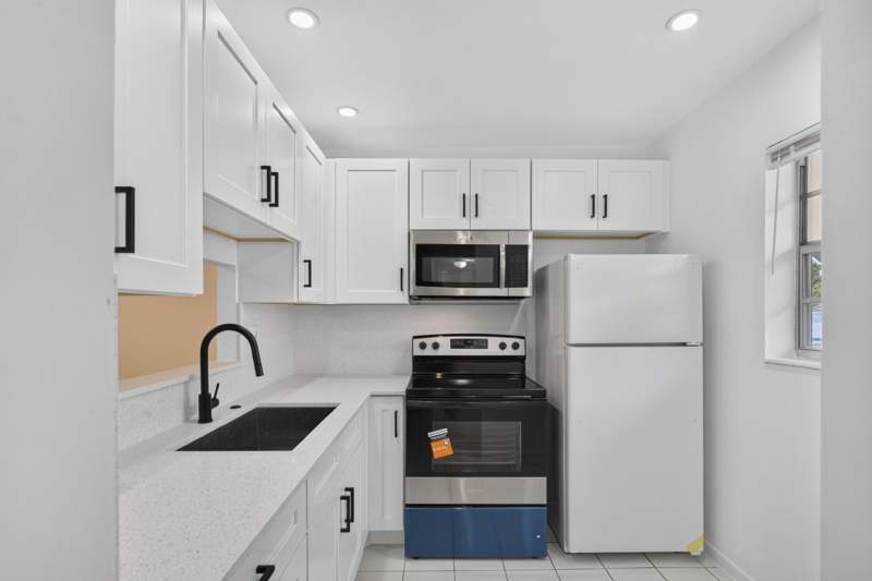 1 bedroom Condominium at 5061 W Oakland Park Boulevard #113, Fern Gardens Condo, Lauderdale Lakes — photo 4