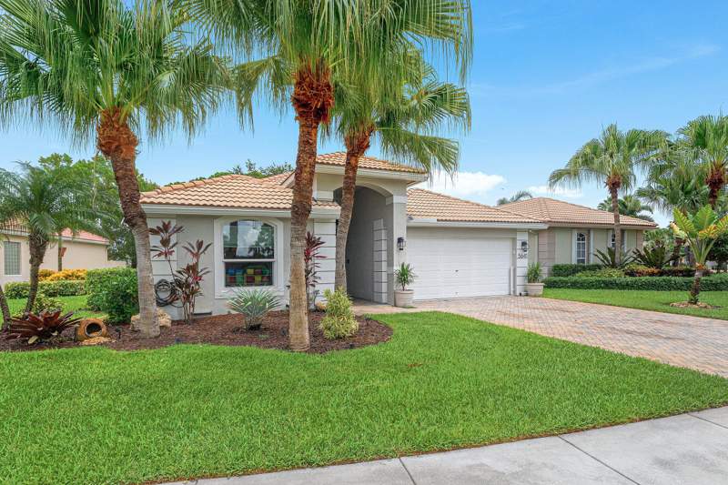 3 bedroom Single Family Residence at 5641 Fountains Drive #5641, Enclave At The Fountains 3, Lake Worth — photo 4