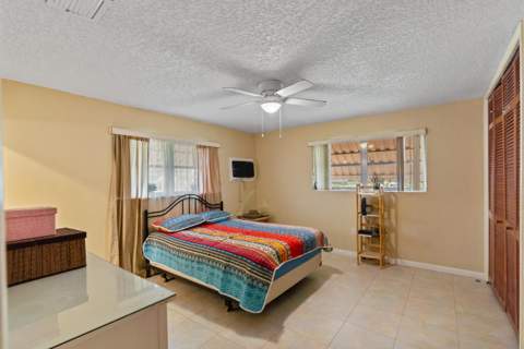 1111 NW 85th Way, Pembroke Pines FL - photo 9 of 14