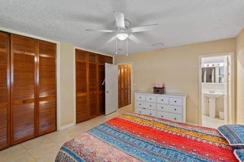 1111 NW 85th Way, Pembroke Pines FL - photo 10 of 14
