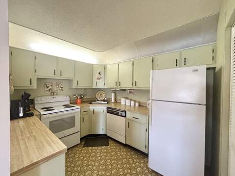132 Lake Pine Circle #B-2, Greenacres FL - photo 8 of 42