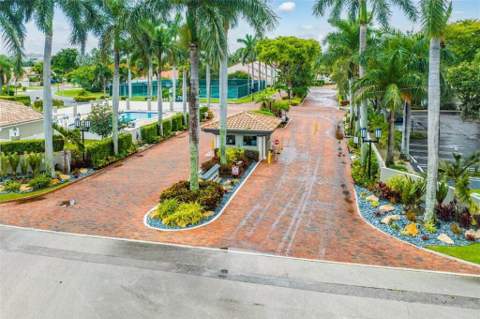 50 Pelican Pointe Drive #2050, Delray Beach FL - photo 24 of 26