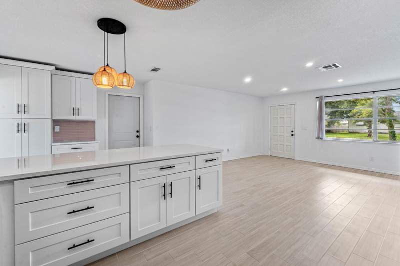 3 bedroom Single Family Residence at 6185 SE Audubon Lane, Poinciana Gardens, Hobe Sound — photo 4